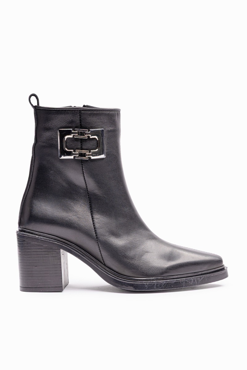30018 Siyah Yüksek Topuklu Fermuarlı Kadın Botu